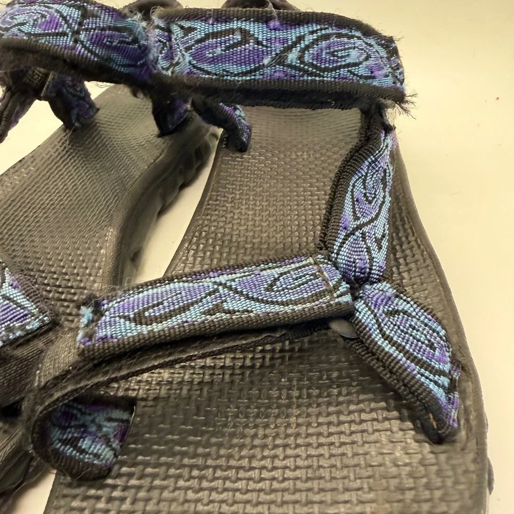 Teva Sandals Mens 8 Purple Blue Geometric Strappy Hiking Water Shoes Vintage